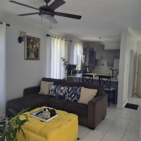 Ivory Tower Ocho Rios Apartment Exterior foto