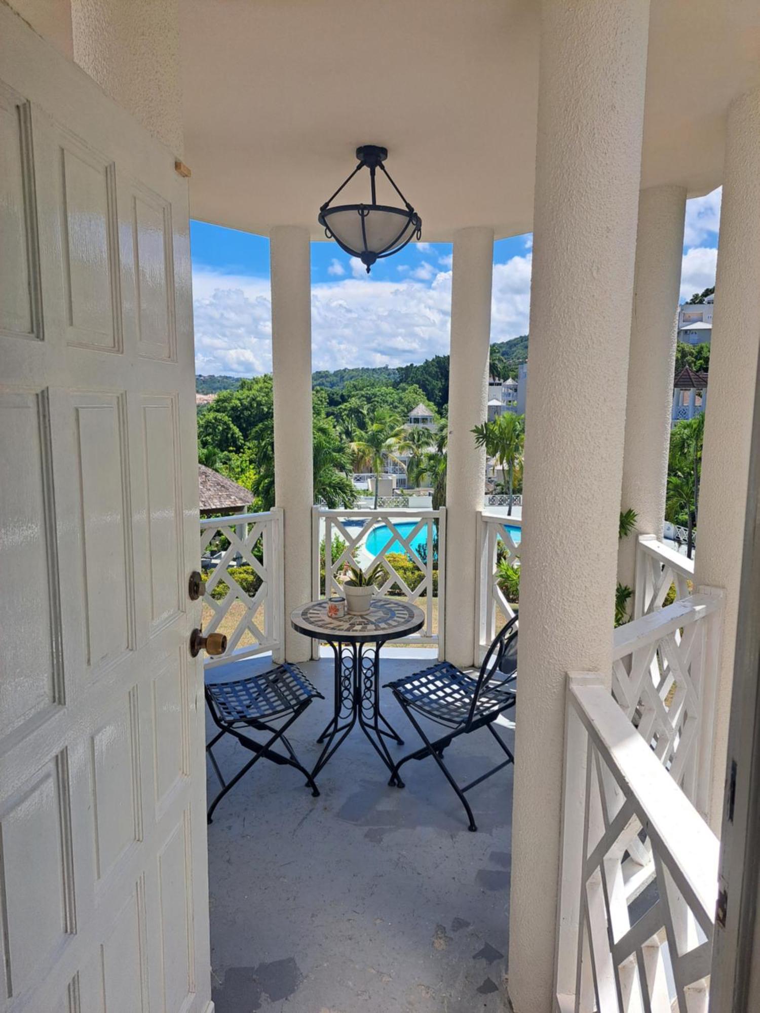 Ivory Tower Ocho Rios Apartment Exterior foto